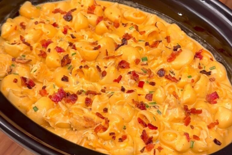 Buffalo Chicken & Bacon Mac and Cheese